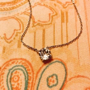 Solitaire necklace
